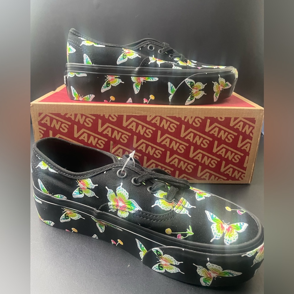New in box VANS Stackform Platform Shoes Womens 7 Glow In The Dark butterfly